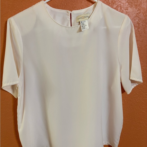 Jaclyn Smith Cream Boxy Short Sleeve Blouse - Picture 1 of 3